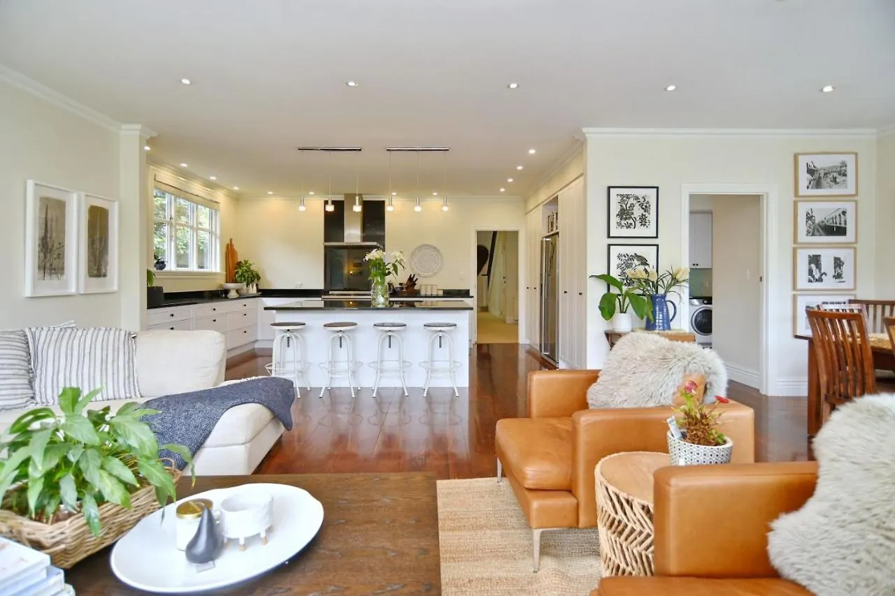 Retreat Villa - Christchurch Holiday Homes