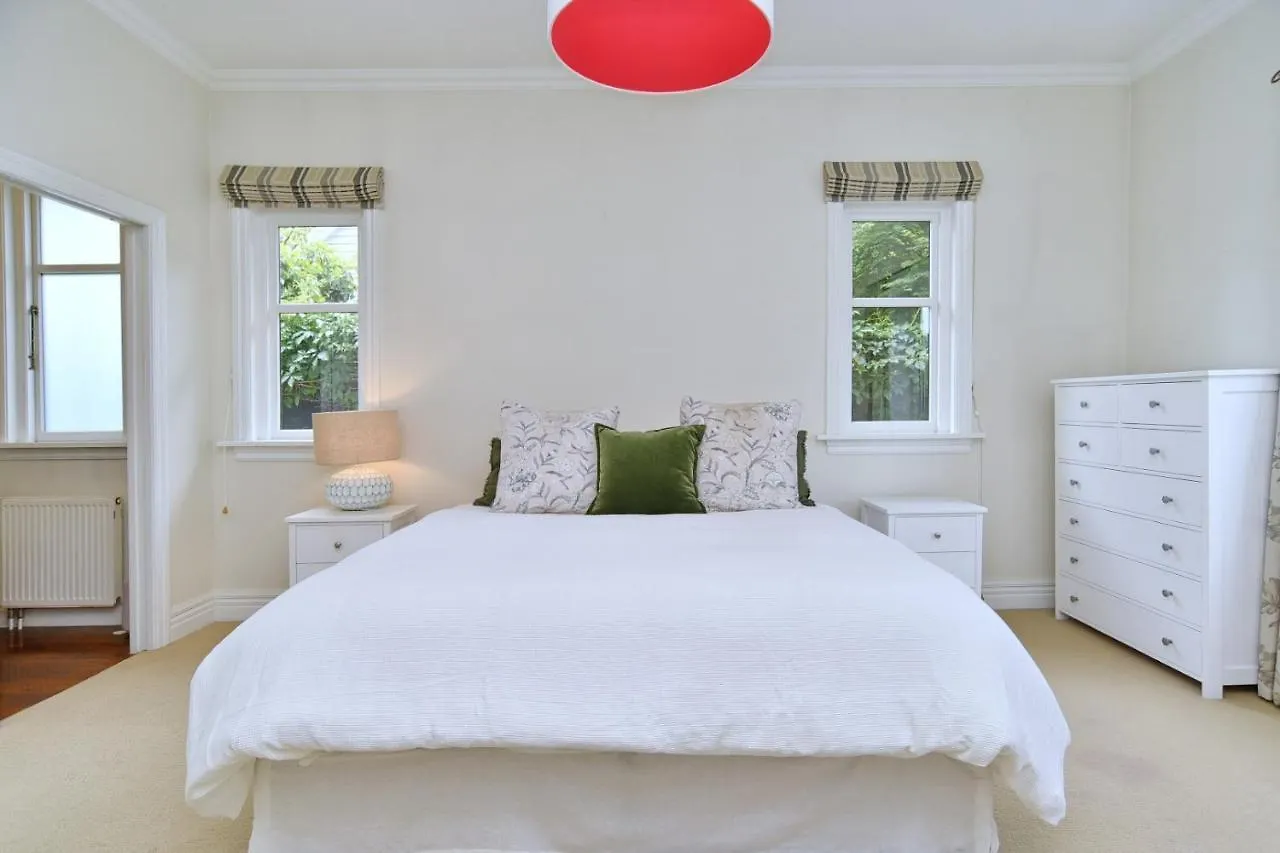 Retreat Villa - Christchurch Holiday Homes