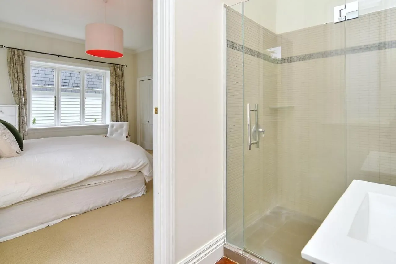 Retreat Villa - Christchurch Holiday Homes